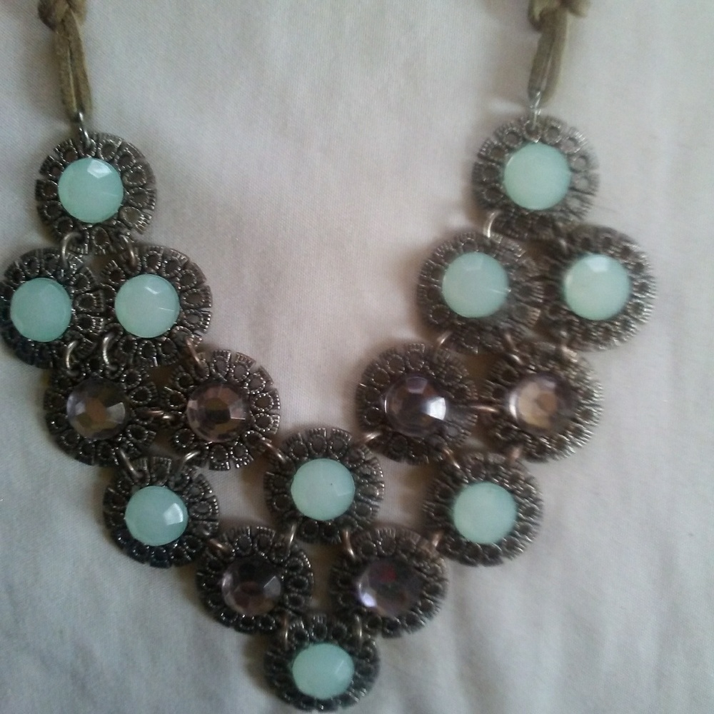 Women's necklace